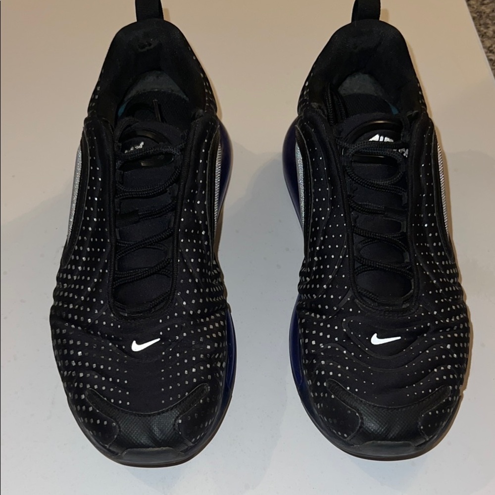 Nike AirMax 720 Black Athletic Shoes with Mesh Design